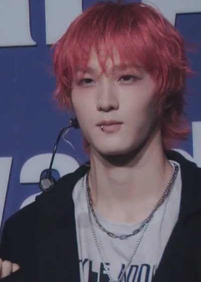 fagseob's tweet photo. BITCH THATS A LIP RING? https://t.co/3gccsj8ryl