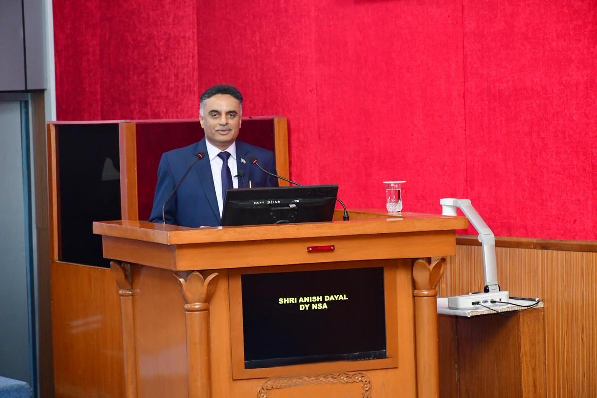 ia_awc's tweet photo. Shri Anish Dayal, IPS (Retd), Dy NSA (Internal Affairs), interacted with Course Members of the Higher Command Course at #AWC. Drawing on several decades of rich & multifaceted experience in matters of National Security, he examined the  Internal-Security Linkages & Challenges within the contemporary geo political environment and the way forward towards a Viksit Bharat. @adgpi @artrac_ia