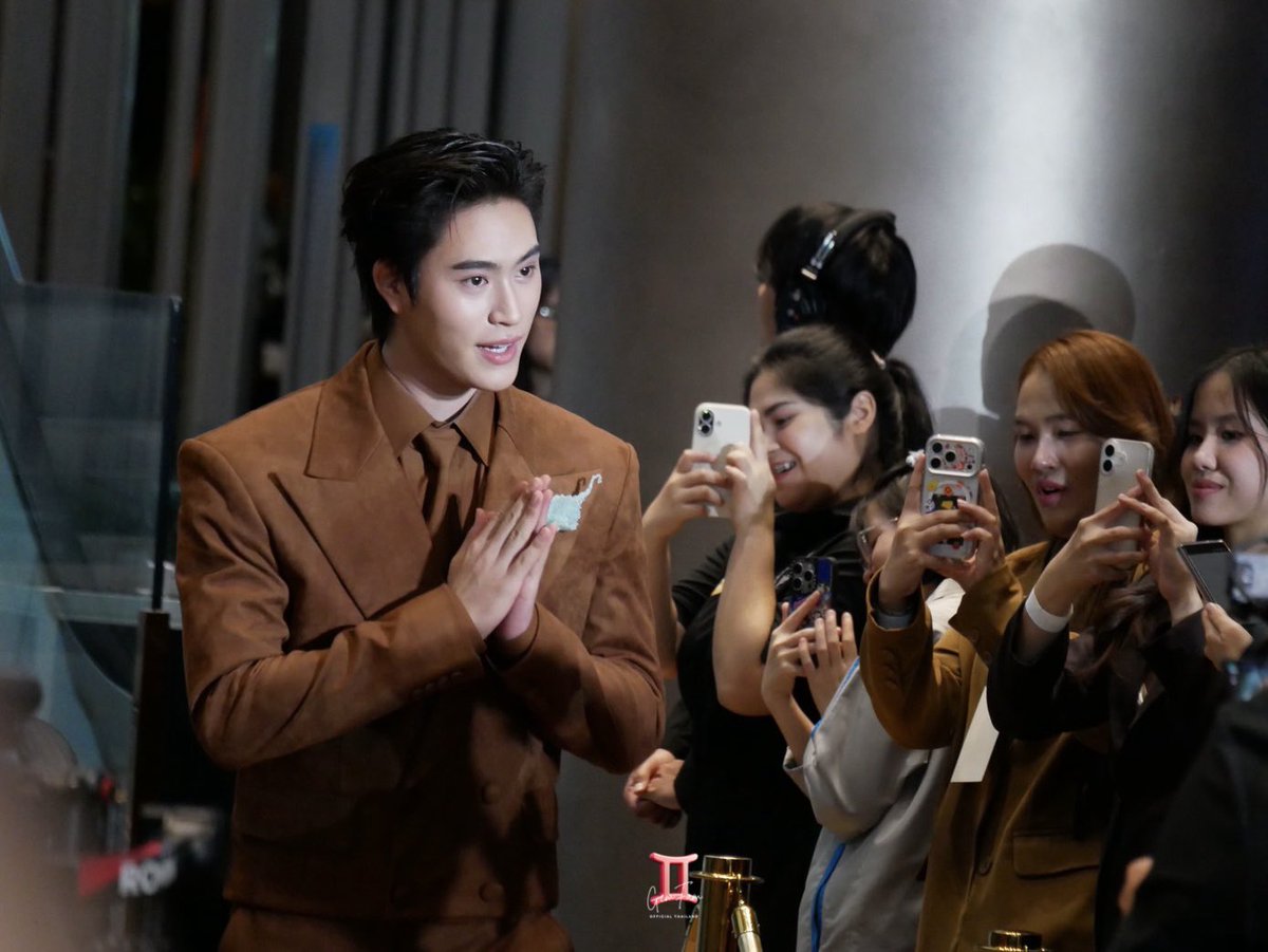 Geminint_family's tweet photo. ช่วงเดิน Gold carpet หล่อทุกมุม 🫨🫨

GEMINI BA LOREAL WITH WATSONS

#LOrealParisXGemini https://t.co/RlIRlPqwUq