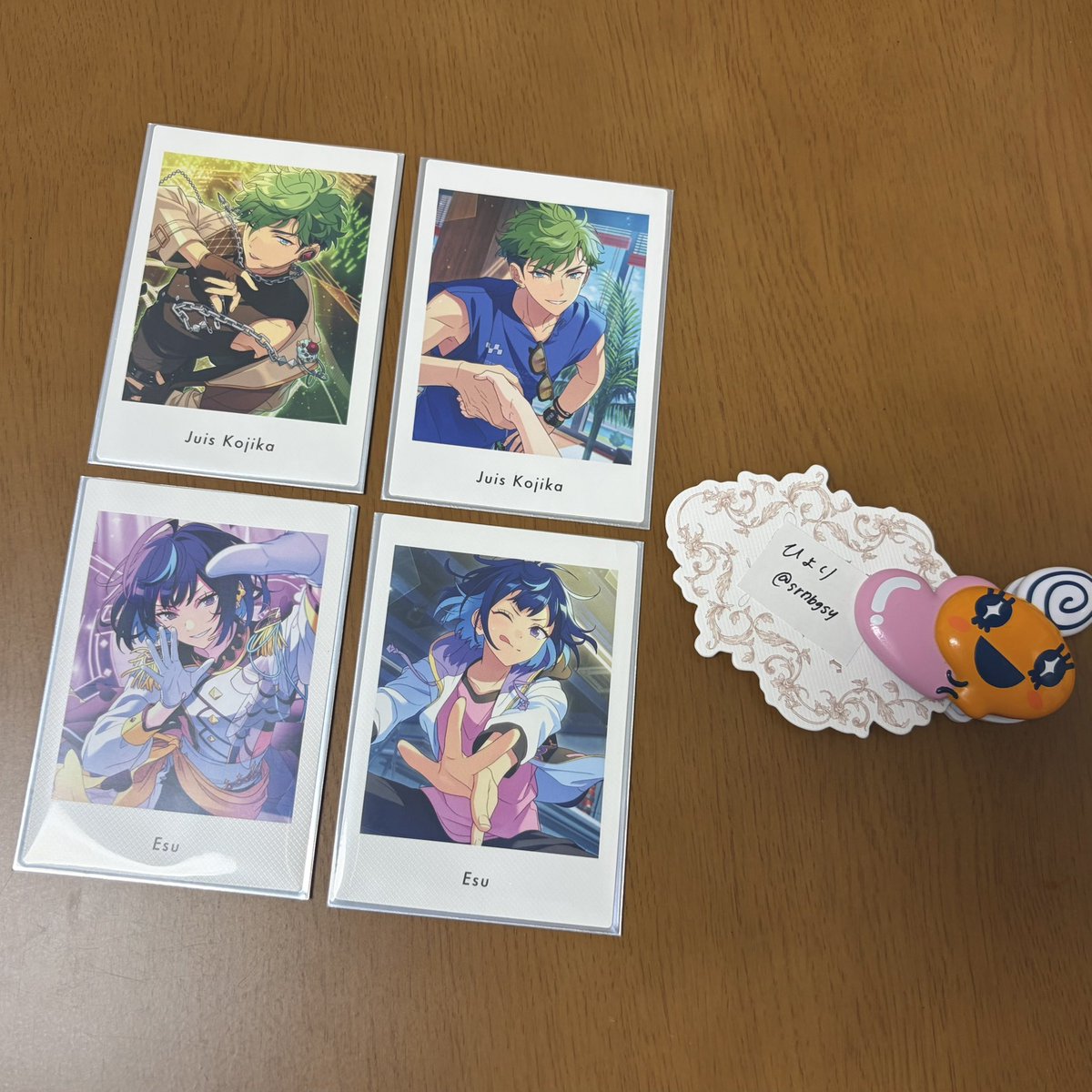 srnbgsy's tweet photo. @yksrk0 はじめまして、こんばんは。検索より有難うございます。ご提示のお写真の上段4枚との交換は可能でしょうか？ご検討していただけますと幸いです、よろしくお願いします❁ https://t.co/0B2aIkqPgx
