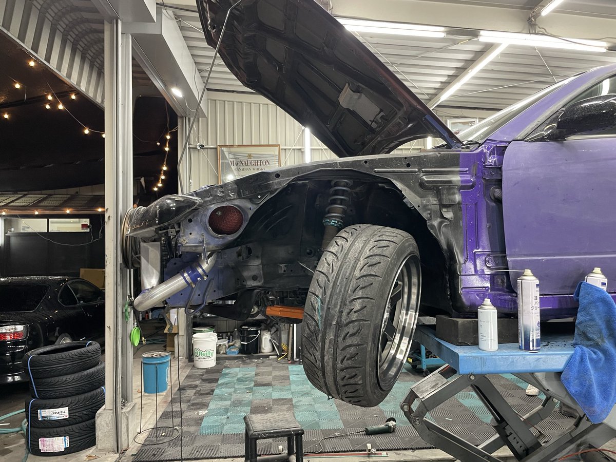 HRF270's tweet photo. さあPhantom号の足回りは完成

前足は完全にホリウチSPL🤘
僕の🇺🇸🦈号とほぼ同じ味付けに https://t.co/8C6M2w9Tk8