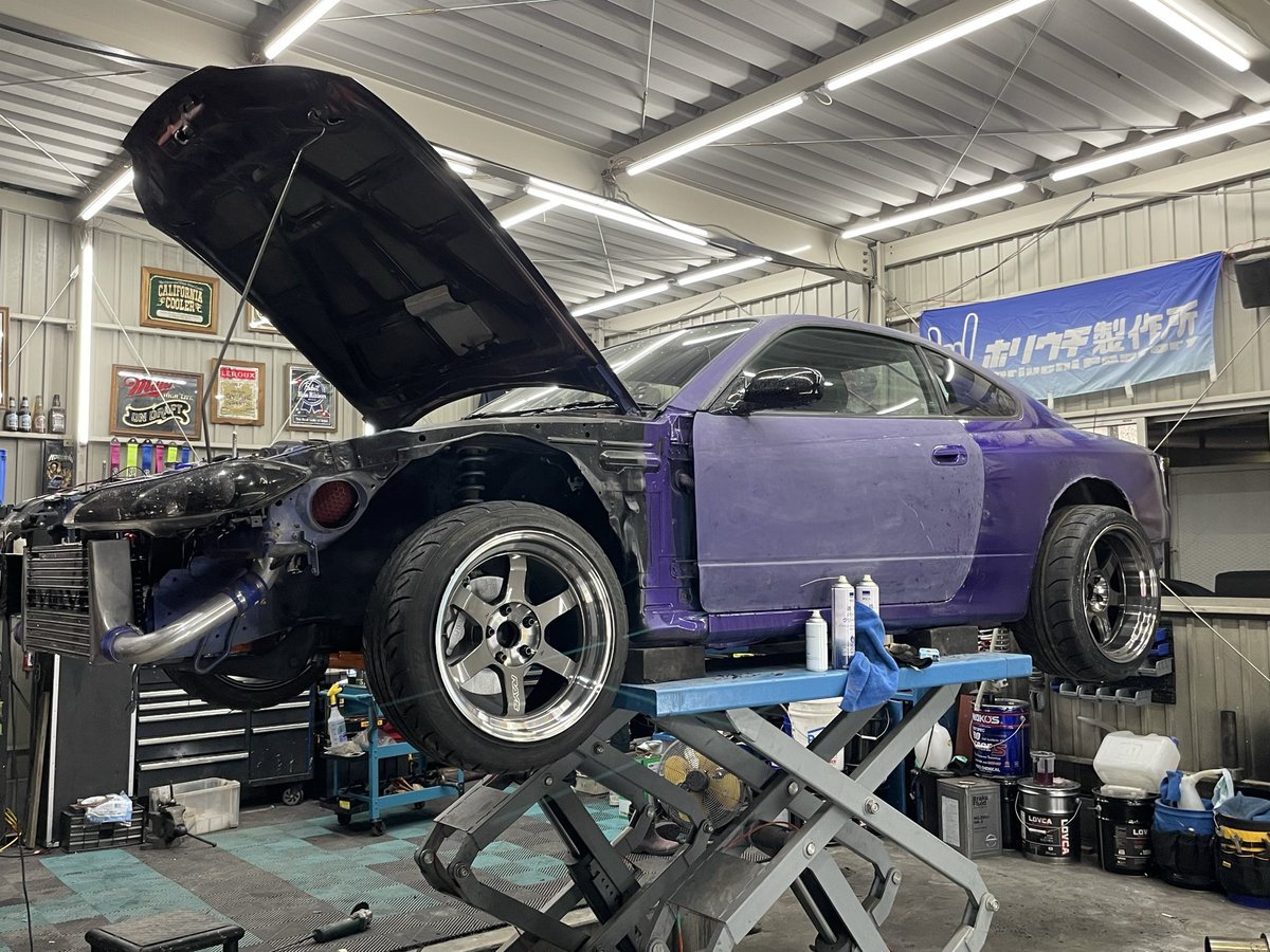 HRF270's tweet photo. さあPhantom号の足回りは完成

前足は完全にホリウチSPL🤘
僕の🇺🇸🦈号とほぼ同じ味付けに https://t.co/8C6M2w9Tk8