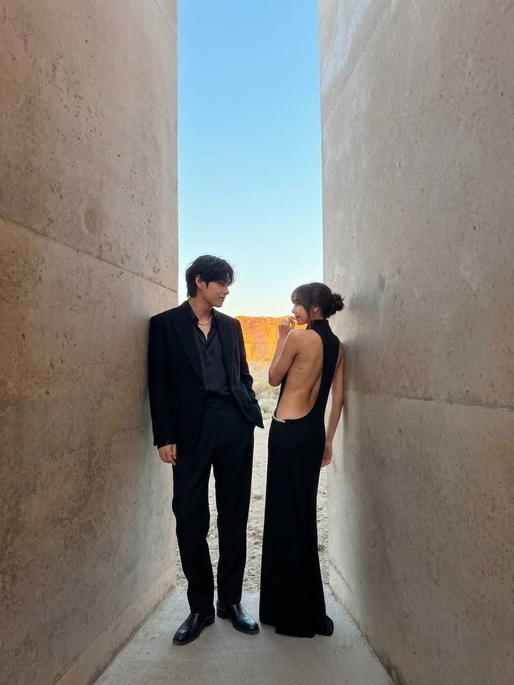 KTHV_IM's tweet photo. between concrete walls and a desert sky, i found my favorite view    — 𝘆𝗼𝘂. https://t.co/VtXntJLhD9