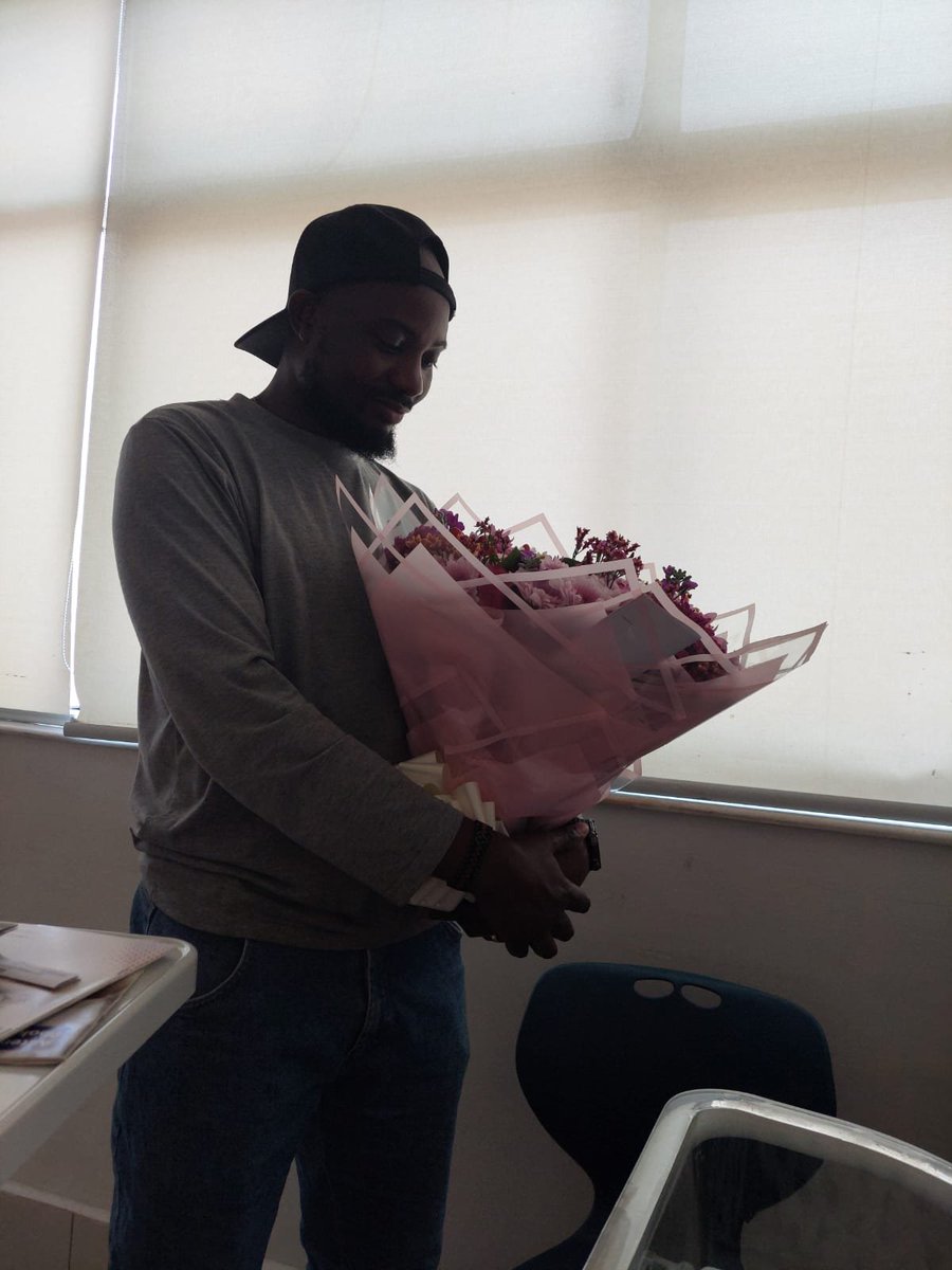 MoRidez's tweet photo. This 2026 model makes you start loving flowers haha https://t.co/PYaBKUy6ib