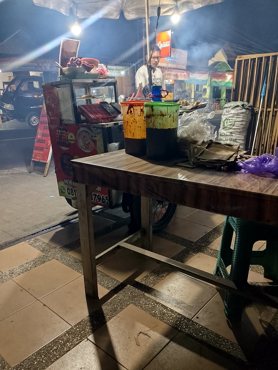 americano669's tweet photo. Mari kita jajan dulu bakso bakar alias pentol bakar https://t.co/IBvFomiuHl