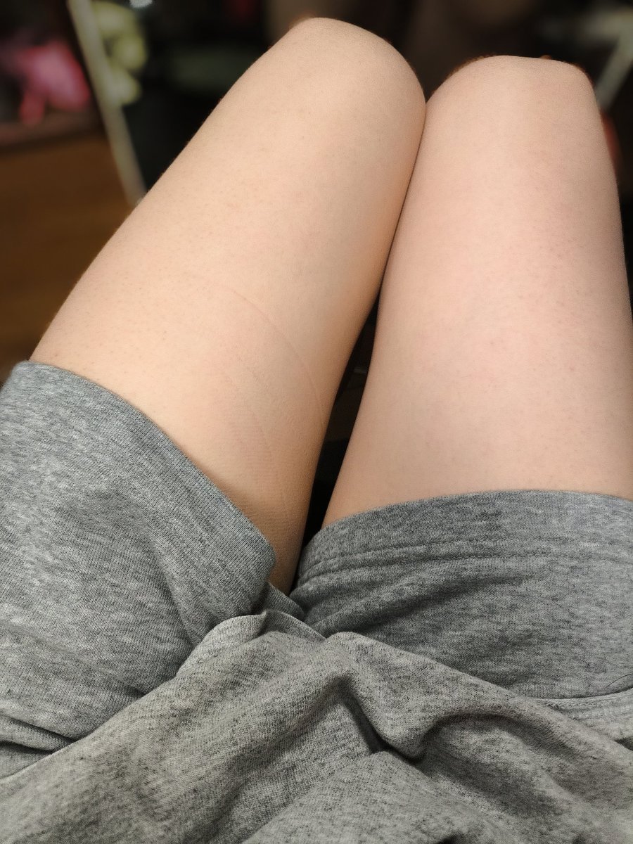 rua_shirayuki's tweet photo. 男の娘の太ももだよ〜！
どう？😖

#男の娘 https://t.co/wZ8yMoOW82