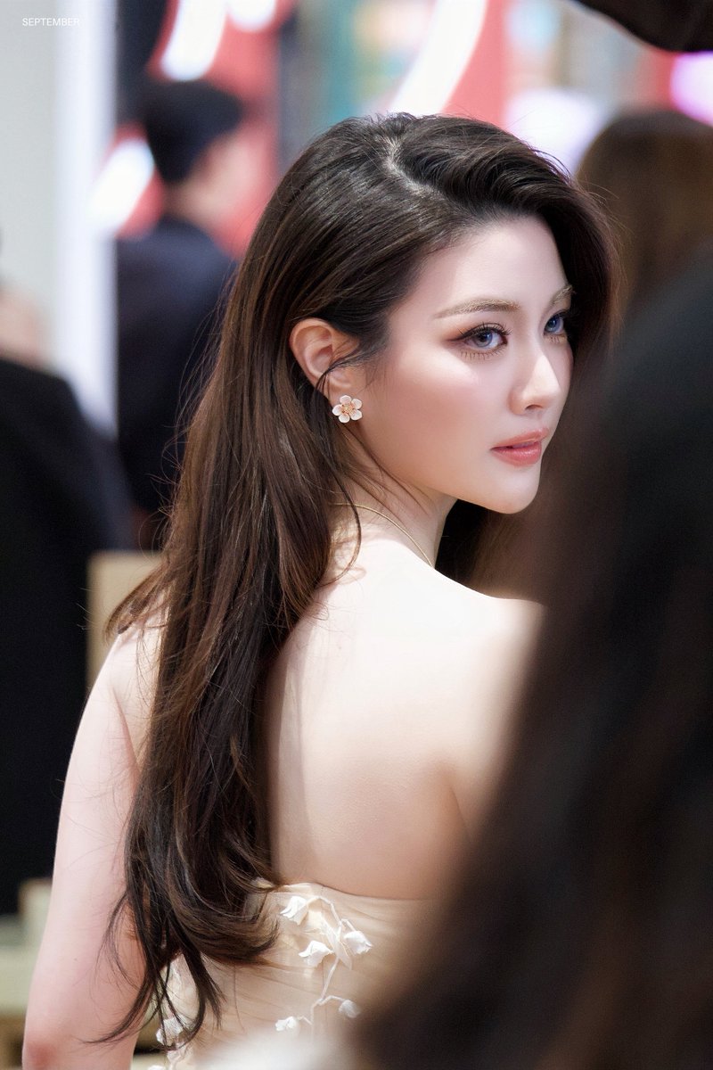 September_2xxx's tweet photo. ผมเดรสสสสส🫪

GINNY CHLOE BEAUTY AWARDS26
#GinnyxCentralBeautyAwards2026 https://t.co/Fptm0KuCZH