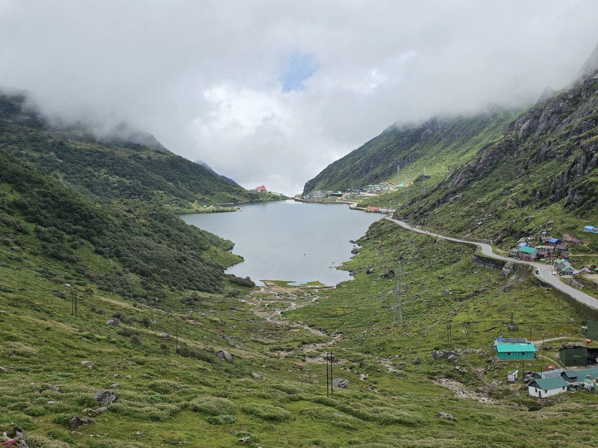 amitranjan's tweet photo. Some pics from that breathtaking road trip
#nathulapass #nathula #sikkim #gangtok #thegu #tsomgolake #sherathang #chianborder #indochinaborder https://t.co/Q4WHEM3QK0