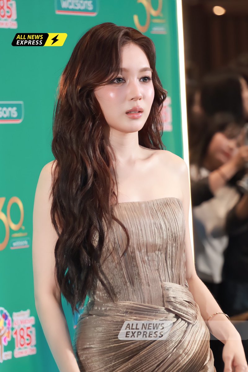ALLNewsEXPRESS1's tweet photo. คุณคนสวย!! “เลิฟ  ภัทรานิษฐ์“ #loverrukk ร่วมเดิน Gold Carpet  ในงาน  "Watsons 30TH ANNIVERSARY CELEBRATION DAY" 

LOVE JOINS THE 30TH CELEBRATION
#WatsonsxLoverrukk #loverrukk
#30thanniversarywatsonsth https://t.co/n2qbKoFcnL