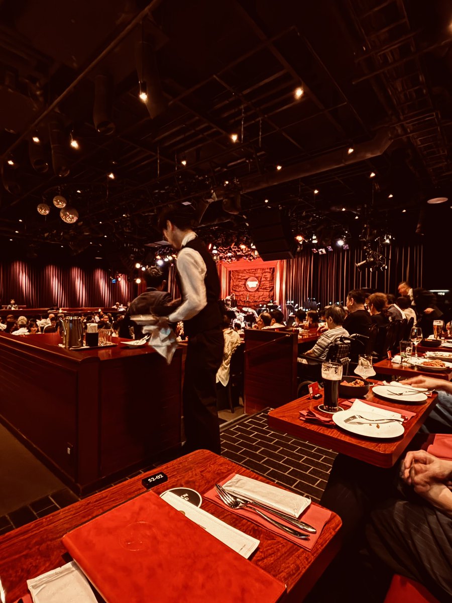 1022mirei's tweet photo. 先日。
とっても刺激的な夜。
とっても人生な夜。
あんな格好いい歳の取り方をしたいものである。 https://t.co/lFeIlYxqyp