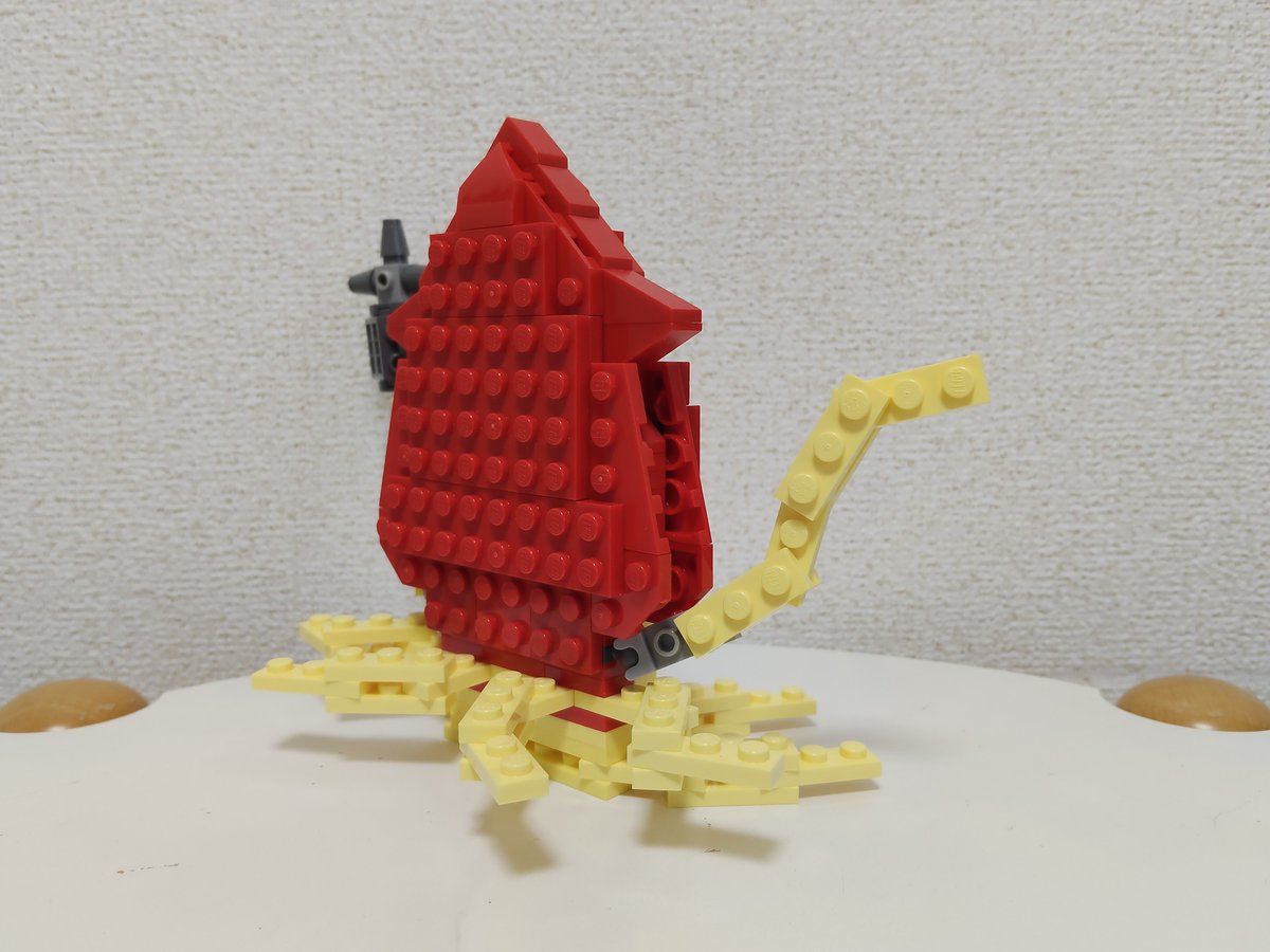 makiron0860's tweet photo. プチアーノンを作りました!
海の大親分オセアーノンの幼生。
よく砂浜でお絵かきして遊んでいます。
#LEGO #レゴ #ドラクエ #ドラクエ8 https://t.co/PhaCP46cW0