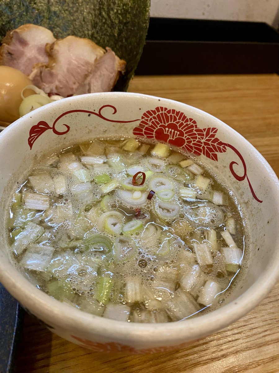misa_ramen's tweet photo. 中華そば専門 とんちぼ #高麗 

妊婦健診のあと、平日チャンスということで😆
今日は涼しかったから並んでてもいけるかなと思い👍
平日はお酒飲む方も少なくて回転早め❤️‍🔥

大好きなつけめんを特製で😍
麺の食感、スープの煮干し感、大好きです☺️

ご馳走様でした😋 https://t.co/FgVc8lEgUn