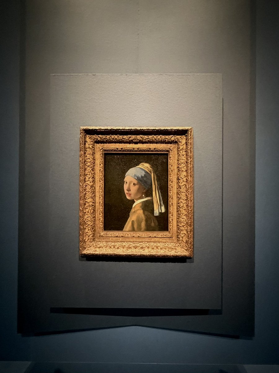 no_03_13's tweet photo. 今日はフェルメール展2回目！
今回は前回サッとみてしまったフェルメール以外の10点もしっかり観れました！
ショップ入ったのは14時すぎだったけどたまたまタイヨウノカンカンあったのでそこも含め前回買えてなかったものを追加購入👍

フェルメールだらけになりそう😅

#フェルメール展 https://t.co/4wIzX2aK29