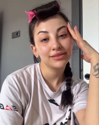 Elizabethisy6 tweet picture