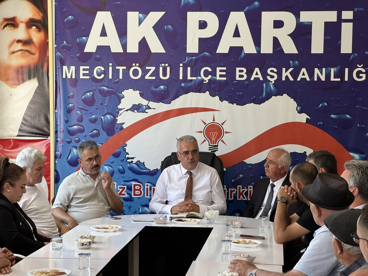 yusufahlatci's tweet photo. 📍 AK PARTİ MECİTÖZÜ İLÇE BAŞKANLIĞI | TEŞKİLAT VE HALK BULUŞMASI

İl ve İlçe Teşkilatımızın fedakâr mensupları, mahallelerimizin gür sesi muhtarlarımız ve sevdası Mecitözü olan hemşehrilerimizle baba ocağımız İlçe Başkanlığımızda tek yürek olduk.

İlçemizin her bir mahallesinden iletilen ihtiyaç ve talepleri doğrudan not aldık. Ortak akılla, Mecitözü’ne değer katacak projelerimizin takibini sürdüreceğiz.

Güçlü ev sahipliği için İlçe Başkanımız İsmail Erdoğan’a, samimiyetiyle gücümüze güç katan tüm dava arkadaşlarımıza ve hemşehrilerimize şükranlarımızı sunuyorum. 🇹🇷

#AKParti #Mecitözü #DurmakYokYolaDevam #LiderTürkiye #MilletinHizmetinde

@RTErdogan @abuyukgumus @ensartopcu @Akparti
