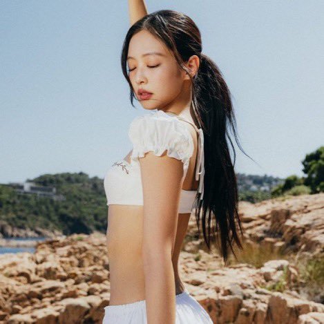aespaCrave_'s tweet photo. WINTER joins JENNIE as the ONLY K-pop female soloists to debut on MelOn Top 100 within their first hour in 2026 https://t.co/NQZliEAoz7