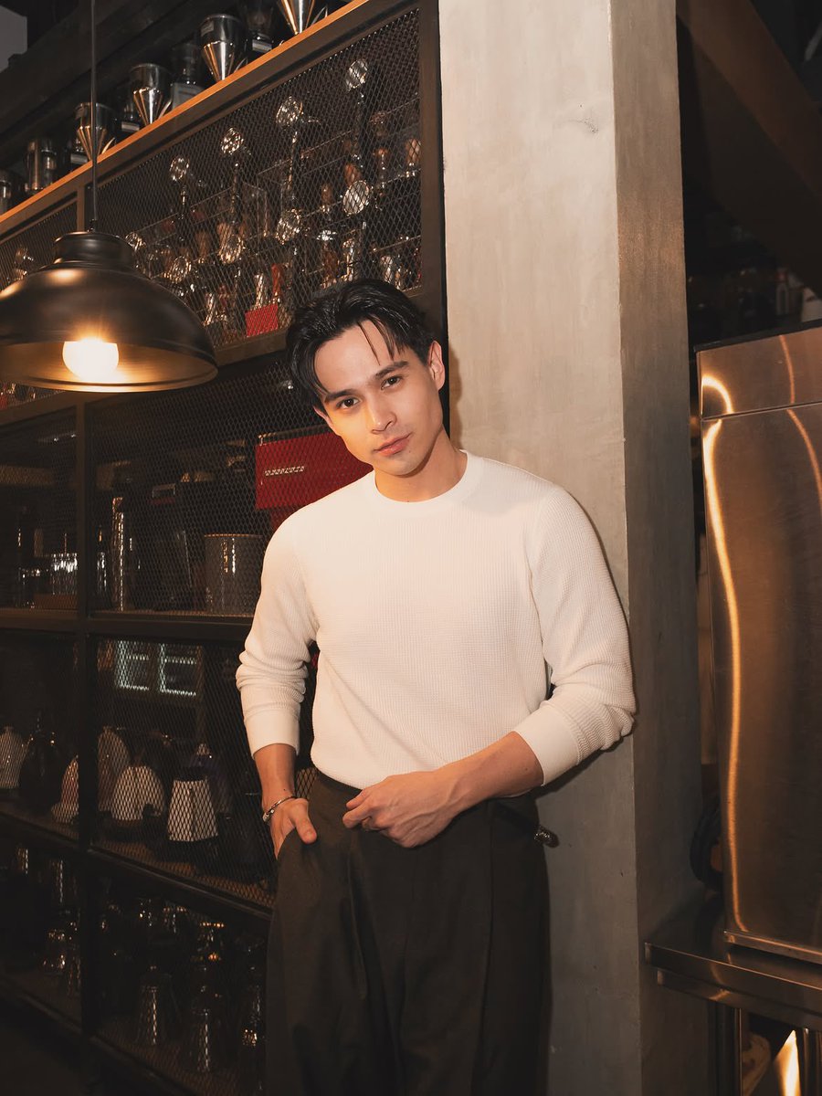 dream_no_24's tweet photo. LEADING MAN RALPH DE LEON 💛🧅 https://t.co/XWtuv8msz2