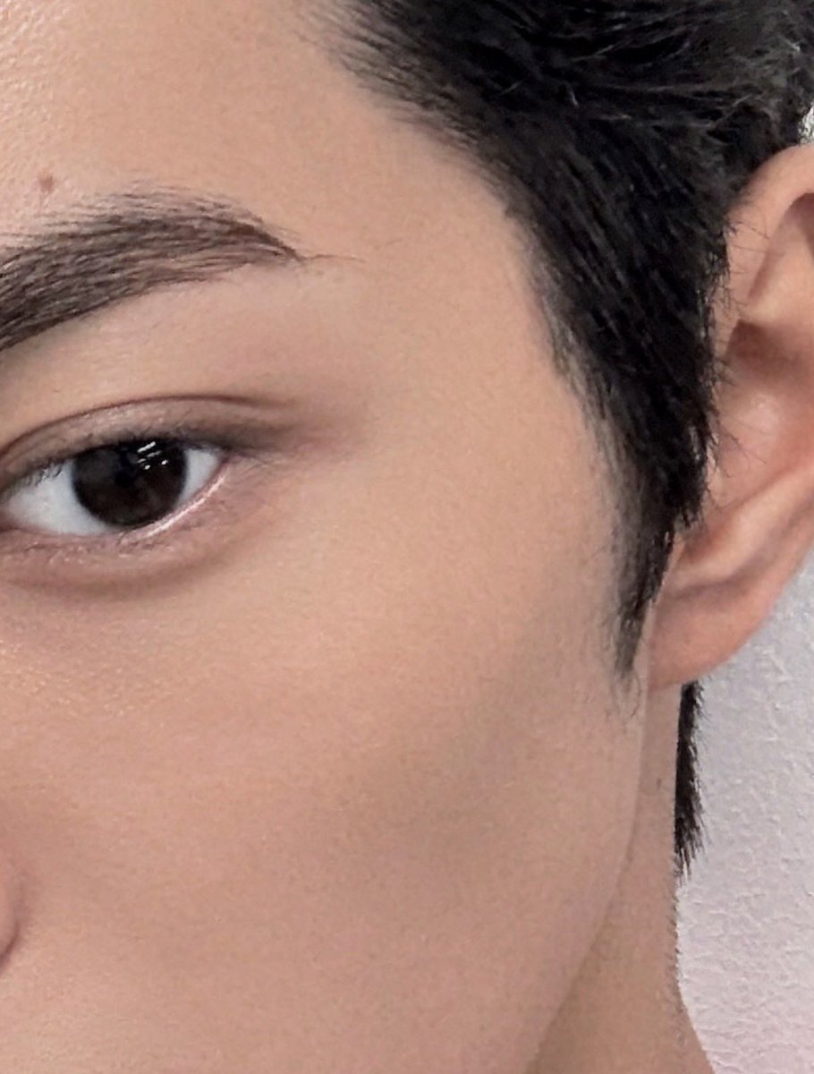 gjtngod's tweet photo. 다운펌으로 아무리 꾹꾺,눌러놔도 구레나룻부터 영원히부활하는 곱슬기볼때마다 존니웃음 우리집강아지는복슬강아지 https://t.co/q5DCqix5D3