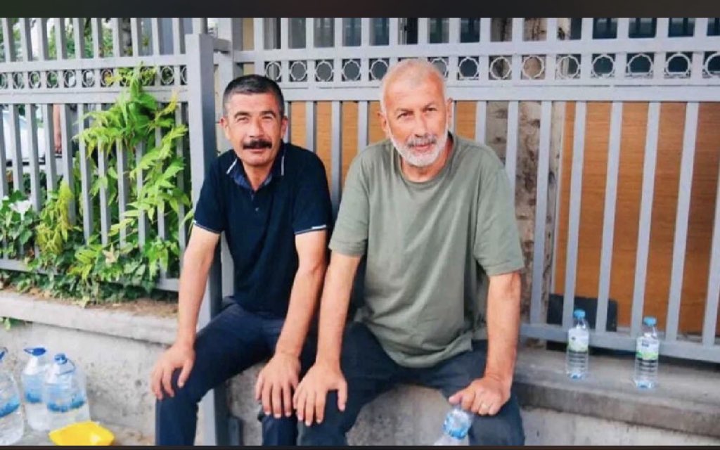 ThePureTr's tweet photo. Tutuklanan Bağımsız Maden-İş Başkanı Gökay Çakır ve Başaran Aksu'nun ifadeleri ortaya çıktı! Aksu ifadesinde, "Bakanlıklar çare üretemiyor, böyle bir hak mücadelesi için seve seve yatarım" dedi.
#BağımsızMadenİş #BaşaranAksu #GökayÇakır #EmekMücadelesi https://t.co/HhkxoTZH86