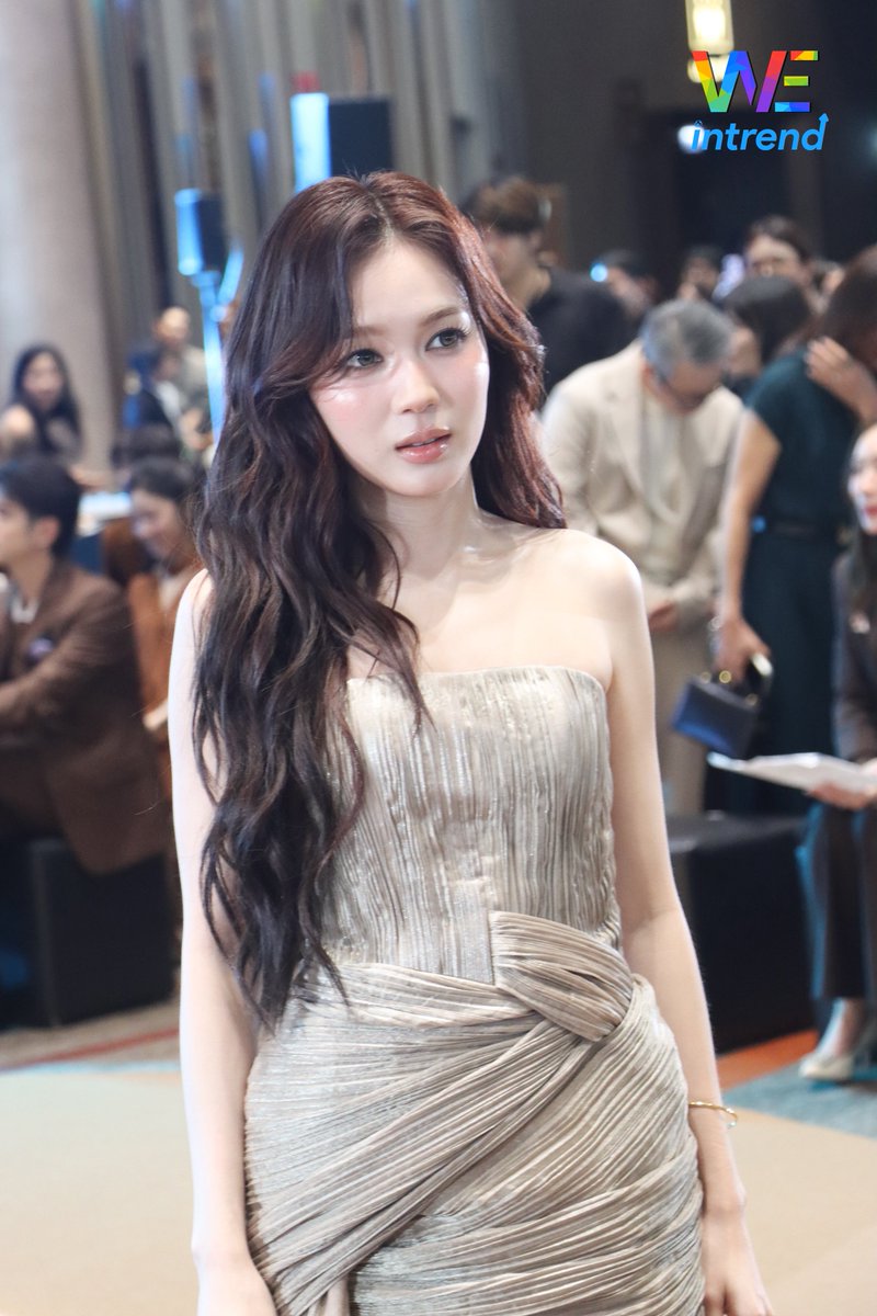 weintrend_tv's tweet photo. "เลิฟ  ภัทรานิษฐ์"  ร่วมเดิน Gold Carpet  ในงาน  "Watsons 30TH ANNIVERSARY CELEBRATION DAY" ✨

LOVE JOINS THE 30TH CELEBRATION
#WatsonsxLoverrukk
#30thanniversarywatsonsth
#loverrukk https://t.co/ILcphscxUm