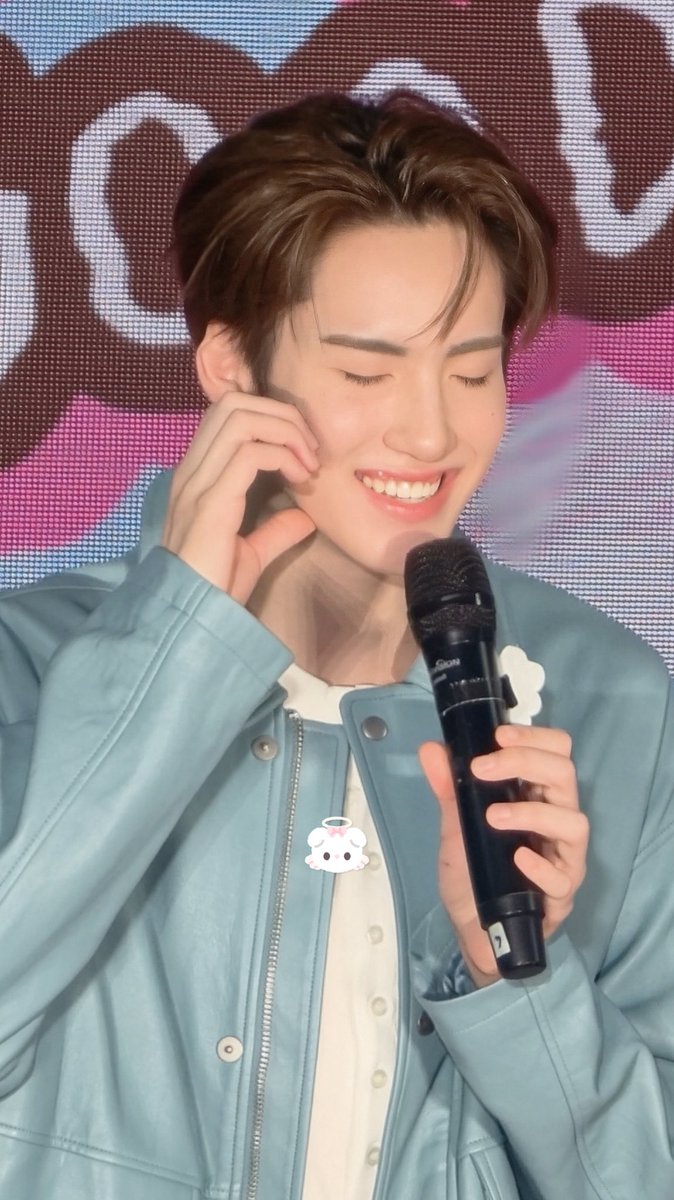 lovinchhichi's tweet photo. หัวใจยิ้มหวาน ขี้งอนตาแป๋ว 🐶💘💕

PHUAA X EVERSENSE 

#PHUTATCHAI
#ChooseYourGoodMoodWithBUS https://t.co/3PPEYKBHgC