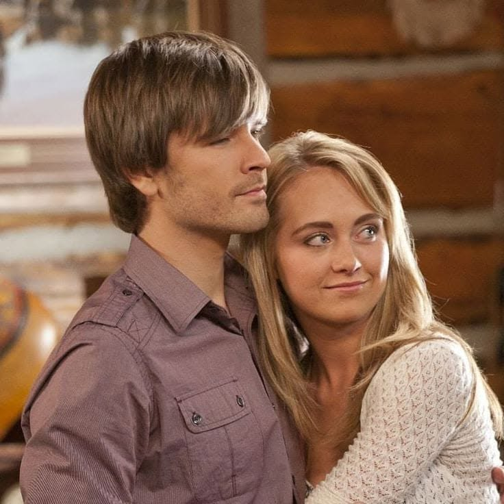 Mabecendon's tweet photo. Nobody, absolutely nobody, will will hug you Amy @Amber_Marshall  you like Ty @GrahamWardle did  in @HeartlandOnCBC🥰😍😌
The heart ♥ of Heartland
#iloveTyandAmy #ilovefamilyBorden #iloveheartland season 1 to 13...the end for me 🙁 https://t.co/YK6SMiNgCW