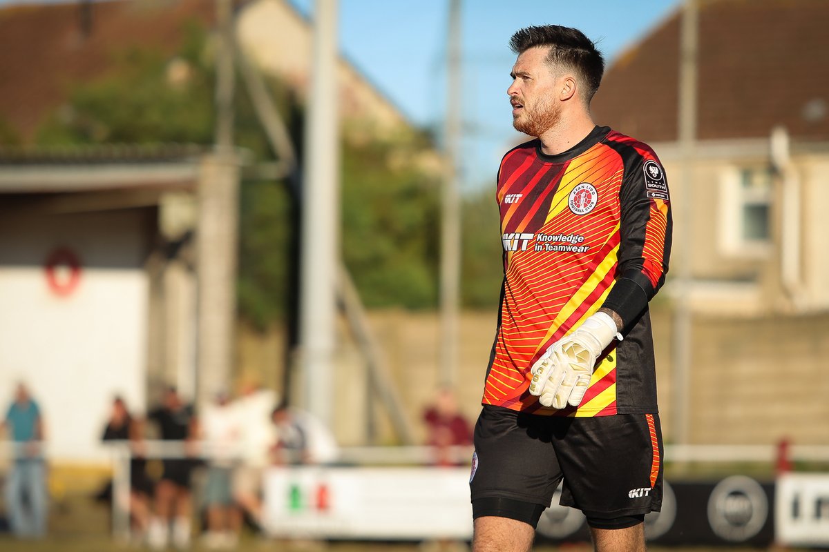 LlantwitMajorFC's tweet photo. We're delighted to confirm goalkeeper Aaron Jones has joined the Major from Afan Lido! 

Aaron has faced the Major several times before, including a nice relaxing evening earlier this season 🫣 He brings quality, leadership, and experience to the team.

Welcome to the Major! 💙💛 https://t.co/1AaVYvurxr