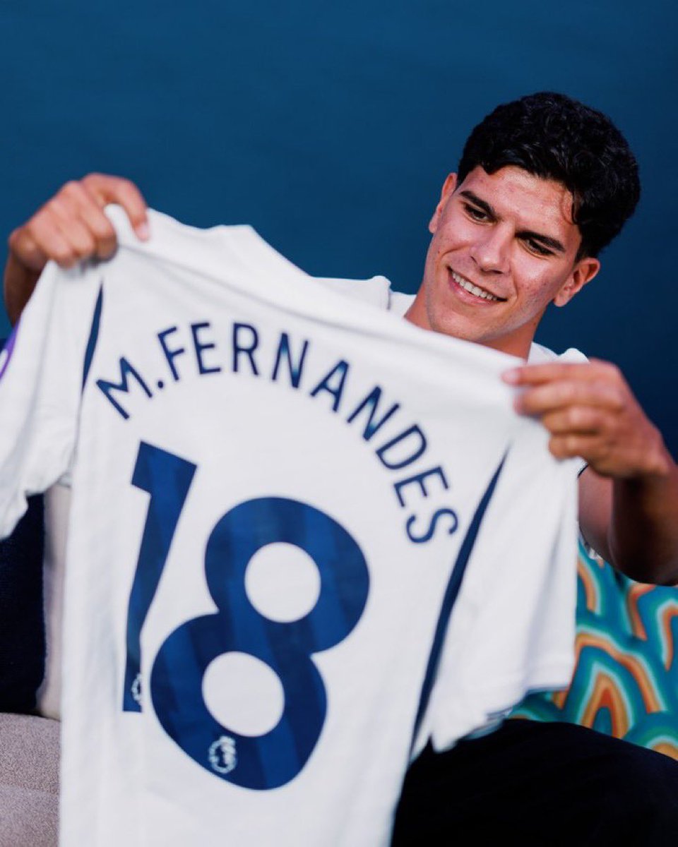 ActuFoot_'s tweet photo. LE MERCATO DE TOTTENHAM EST JUSTE FOU !!! 🤯🤍

🇮🇹 Sandro Tonali - 108 M€ 💰
🇵🇹 Mateus Fernandes - 99 M€ 💰
🇧🇷 Savinho - 87,5 M€ 💰
🇳🇱 Jan Paul van Hecke - 60 M€ 💰
🇪🇬 Omar Marmoush - prêt avec option d’achat 
🇦🇷 Marcos Senesi - libre 
🏴󠁧󠁢󠁳󠁣󠁴󠁿 Andrew Robertson - libre
🇸🇰 Martin Dubravka - libre