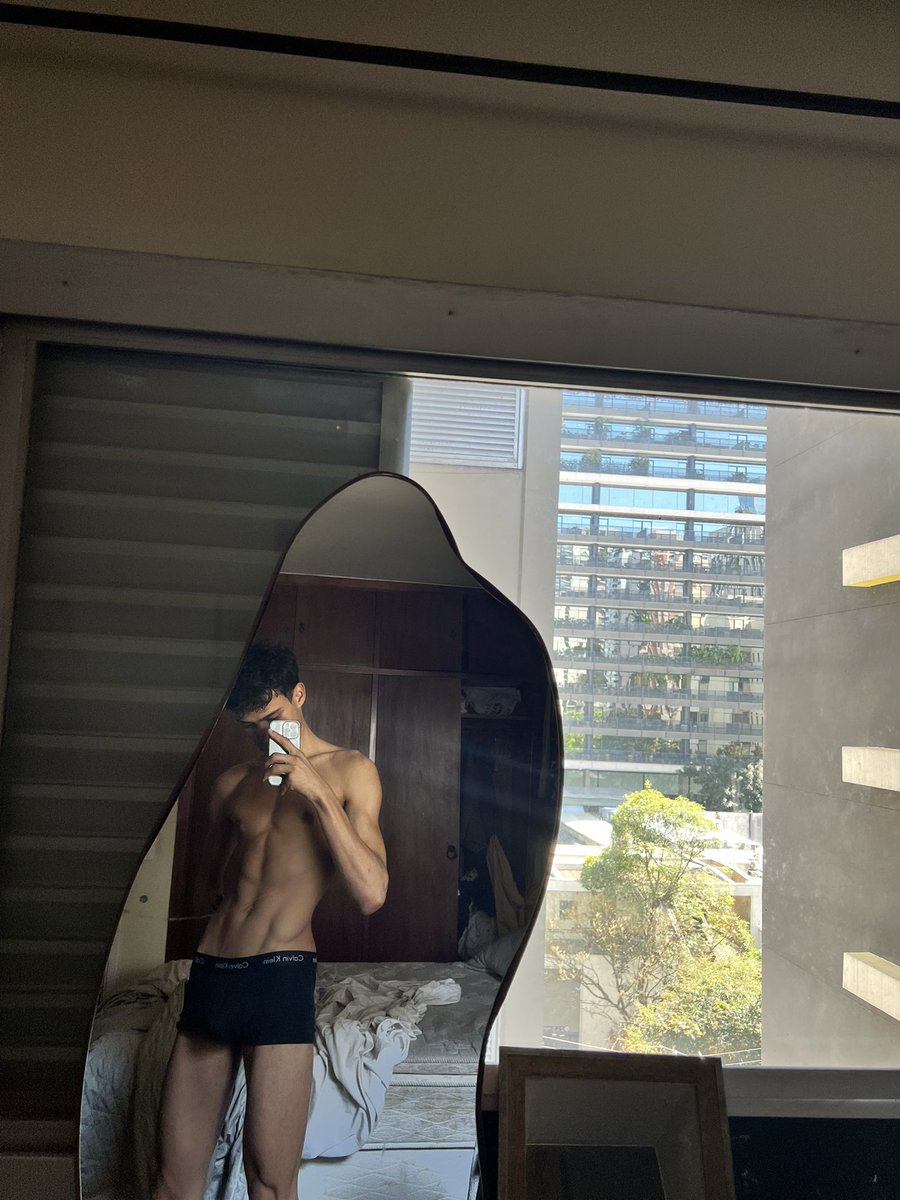 paladinoliberto's tweet photo. finalmente cheguei no corpo que eu mais admirava no camp buddy https://t.co/2msznpRKQU