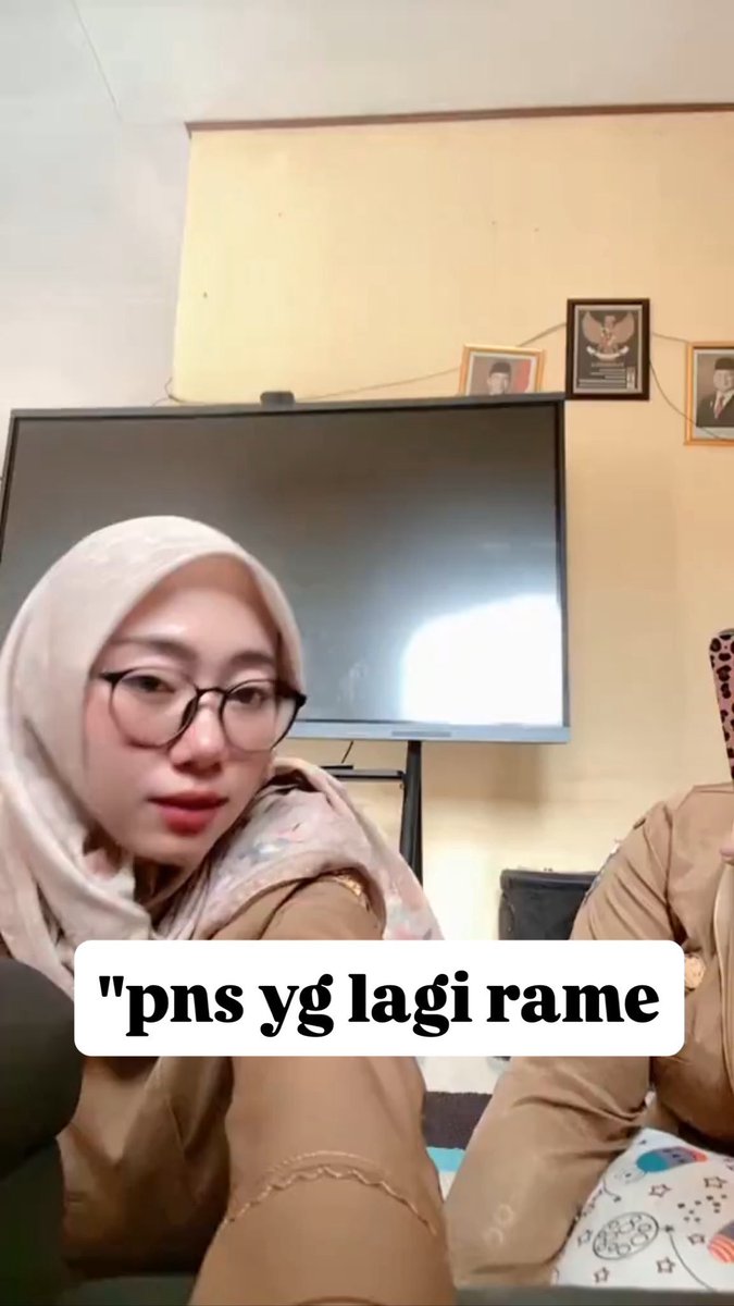 reazua's tweet photo. 📁  pns yang lagi viral
https://t.co/f81OGOElKv
📁  pullen banget
https://t.co/2YwI3cIeQC
📁 Rame rame
https://t.co/6tJXuCvjAk https://t.co/2WBoS1uncZ