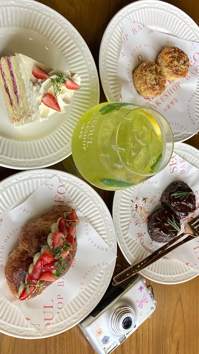 SummerInBetween's tweet photo. A Slice of Seoul at Seoul Bakeshop. https://t.co/hq99Y3XRah
