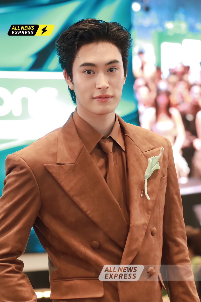 ALLNewsEXPRESS1's tweet photo. สุดหล่อ!! “เจมีไนน์” #Gemini_NT ร่วมเดิน Gold Carpet  ในงาน  "Watsons 30TH ANNIVERSARY CELEBRATION DAY" 

GEMINI BA LOREAL WITH WATSONS
#LOrealParisXGemini
#Gemini_NT #เจมีไนน์  
#WatsonsTH #30thWatsonsAnniversary https://t.co/IEEX9TU7yQ