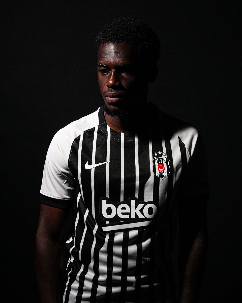 Besiktas's tweet photo. Ernest Poku. 🌪️ @BJKKartalYuvasi  X @nikefootball https://t.co/Qh90ROyR7G