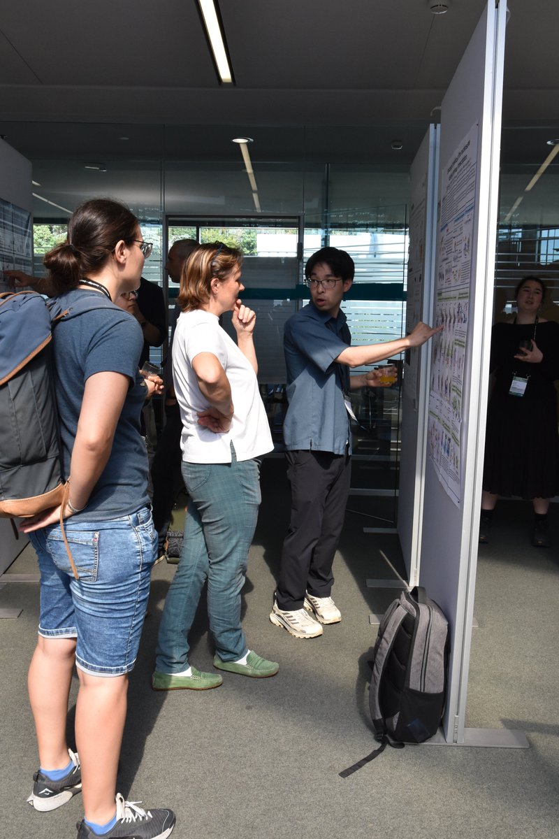 EMBLEvents's tweet photo. From transcription to conversation! 🧬💬 A few moments from the poster session at 'Transcription and chromatin' where ideas were shared, questions were fired away and the science (and chats!) kept flowing 🔬📊 #EMBLTranscript https://t.co/ZQGz1nLQIq