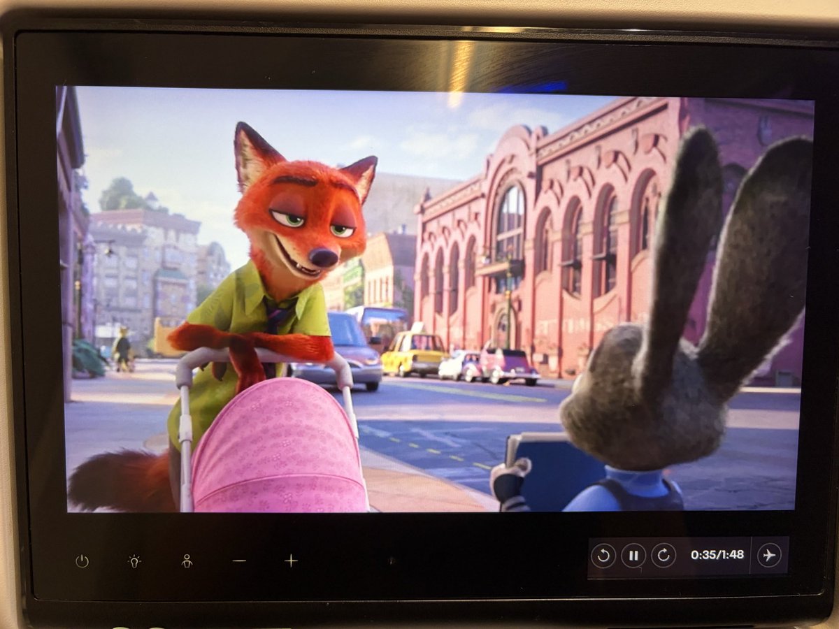 LuckyWah23's tweet photo. Gotta do this on a plane to a fur con https://t.co/4TRHWLopgs