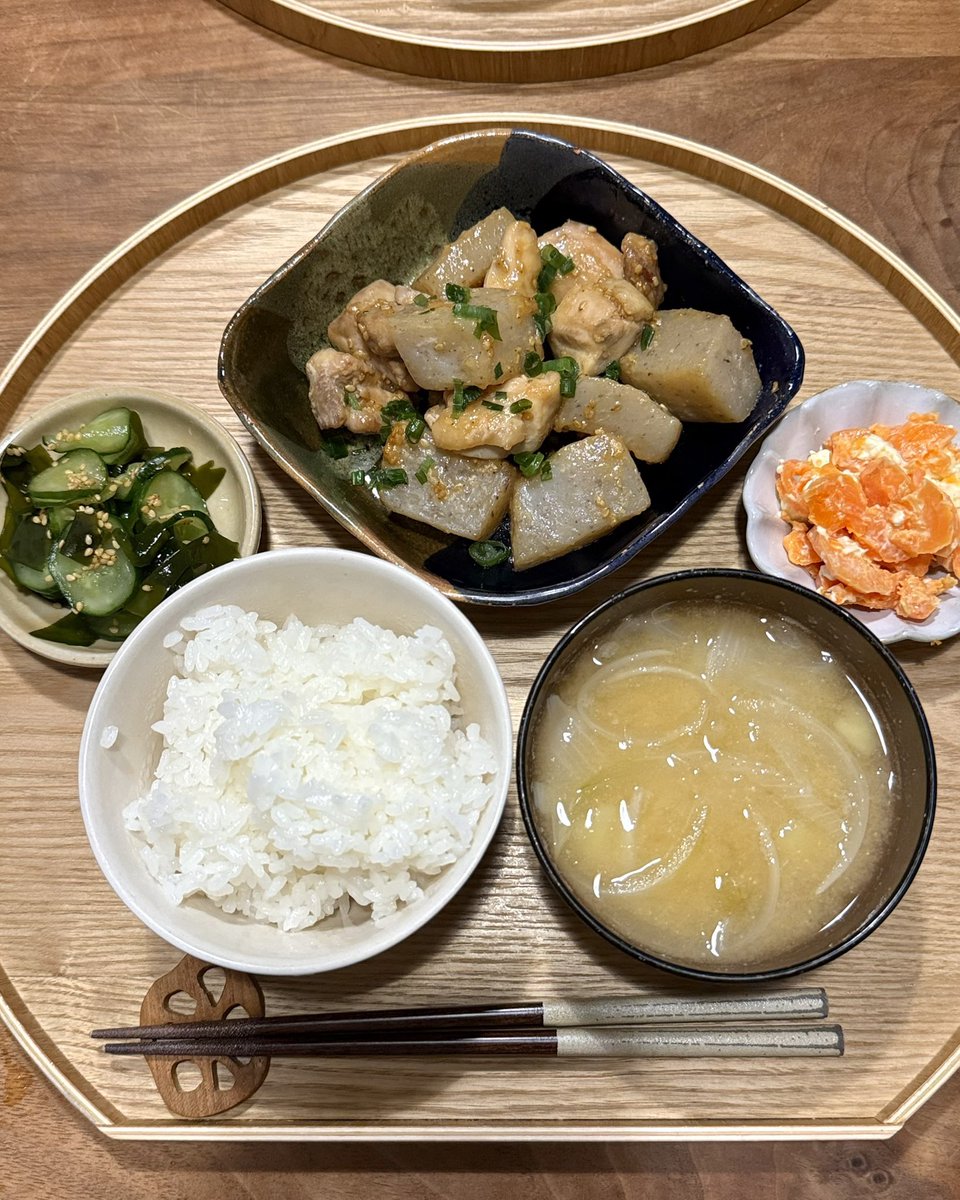 mainooyatsu's tweet photo. 作りすぎたかな？と思うくらいがちょうどいい、こんにゃくと鶏のごま味噌🥢 https://t.co/QZRMWj1dPi