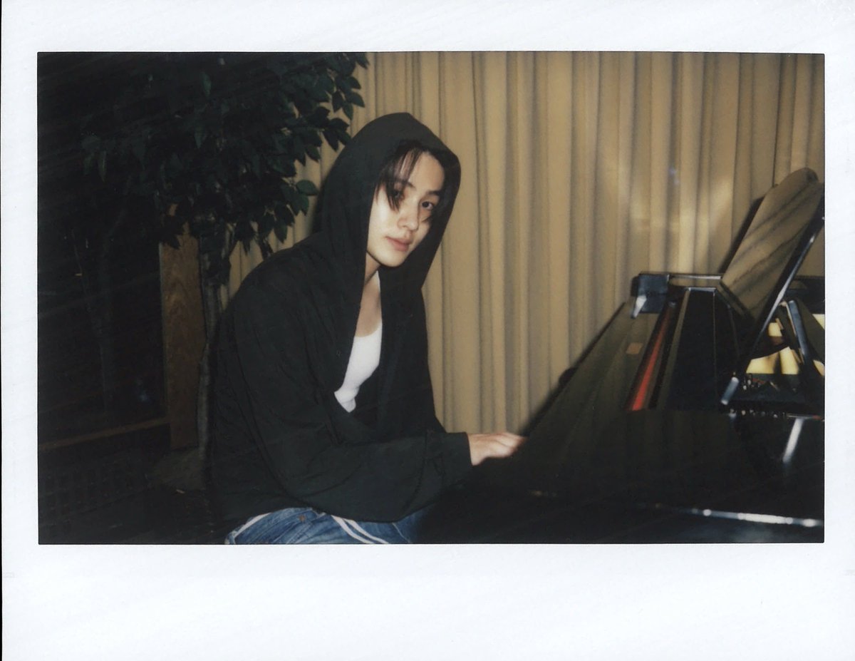 whatchueom's tweet photo. GREENGREEN 'Portrait' &amp; 'Panorama' 비하인드 #성현 #SEONGHYEON #CORTIS https://t.co/QY1X0MOjLn