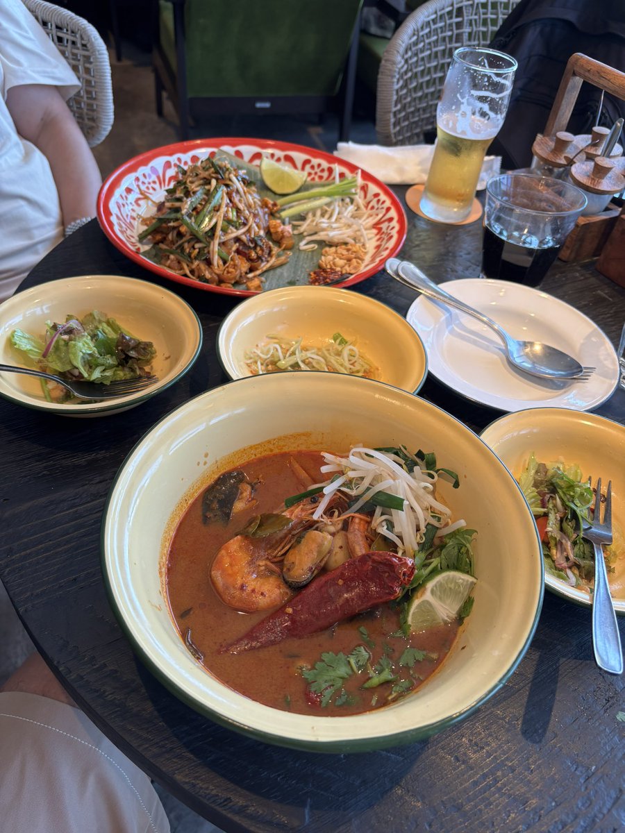 jinxnow's tweet photo. タイ料理を食べに。
ここもなかなか上手いしサービスが良い。
ご馳走様😋 https://t.co/rQiWA3faAp