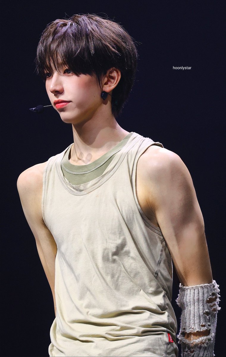 hoonlystar's tweet photo. 260808 아이덴티티 팬콘서트
#박누리 #parknuri #아이덴티티 #idntt https://t.co/vhCKkjx1HR