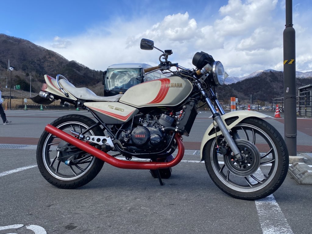 zumi_wl's tweet photo. バイク乗らず1年半。
乗ってた時は夜が長く感じた
実家帰ったら出してあげよう。直さないと https://t.co/5jaQDzn5Cf