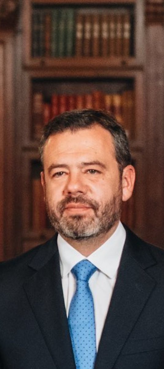 racvals360segu1's tweet photo. El presi 1/4 de pollo Frenton le pone jefe a @CarlosFGalan y no puede ocultar la cara de vergüenza tan hijueputa.
Tiene cara de, "ahora sí hice revolcar a mi papá en la tumba" 🤣🤣🤣🤣🤣🤣🤣🤣🤣 https://t.co/e4MFd1uDXN