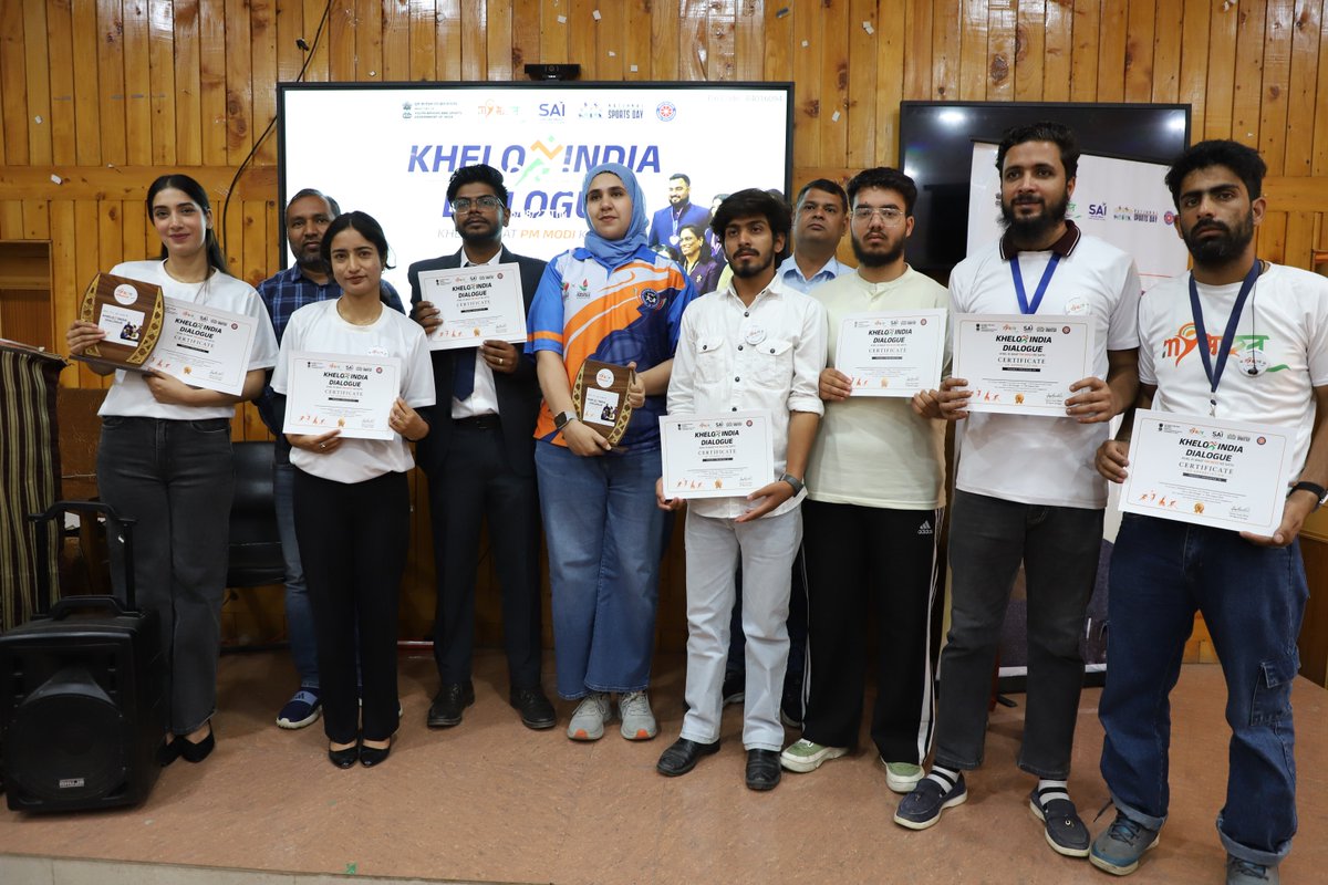 ebsbnitsri's tweet photo. 🏆🇮🇳 National Sports Day 2026 at NIT Srinagar!

Celebrating fitness, teamwork, sportsmanship &amp; the inspiring legacy of Major Dhyan Chand. A wonderful day of sports, interaction and youth participation! 💪🏅

#NationalSportsDay2026 #NITSrinagar #NSS #EBSB #MyBharat #KheloIndia https://t.co/yjrRBRA2uo