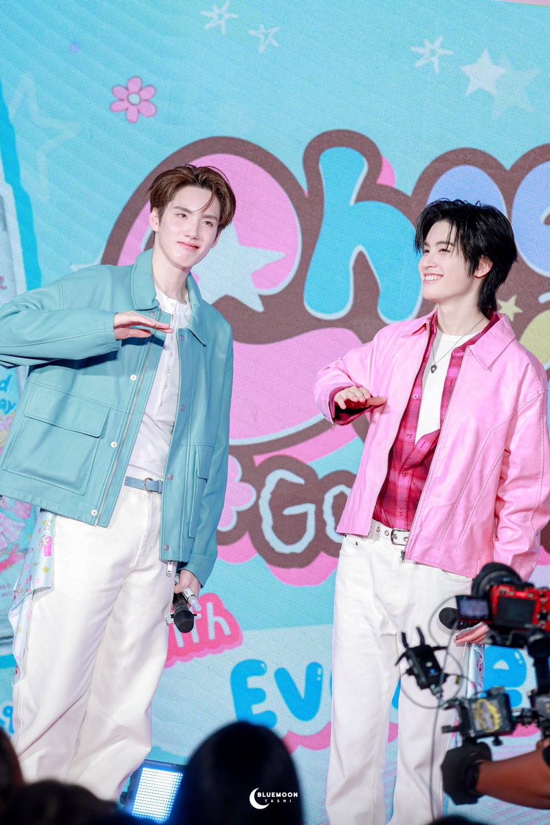 BlueMoon_Ashi's tweet photo. เอาดีดื้อพอกัน เหมือนแฝดแท้แจ้งเกิดพร้อมกัน

PHUAA X EVERSENSE

#ChooseYourGoodMoodWithBUS
#PHUTATCHAI #AAashirakorn https://t.co/EI0FX87Ecz