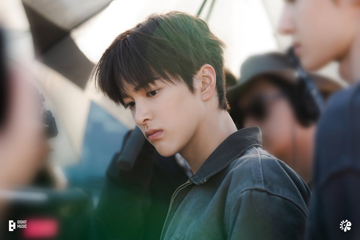 playisaweek's tweet photo. @cortis_bighit KEONHO looks handsome with bangs. KEONHO looks so good when his bangs are down. Please wear his (KEONHO) bangs down more often. Bangs look so stunning on him (KEONHO). KEONHO NEEDS HIS BANGS FOR HIS FACE SHAPE. Please more KEONHO's bangs styling. ❤️🥰 https://t.co/N7Thk8WiKE