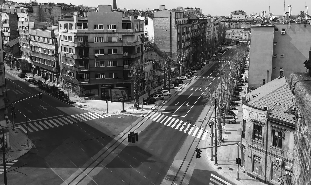 todDM53izjASpRe's tweet photo. Radovi u ulici Vidinskoj i Knez Miletinoj ,danas Džordža Vašingtona i Despota Stefana 
⛏️⛏️⛏️
Foto Aca Simić 1930. godina i isto mesto posle 90 godina 2020. 👀 https://t.co/Gda9YbJeXD