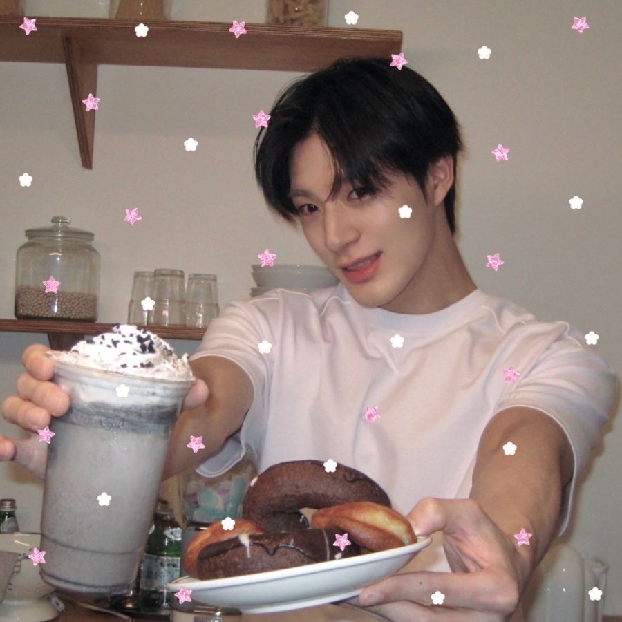 miwchibi's tweet photo. 🥨🍓🥣⭐️ https://t.co/VbtHGxFSE7