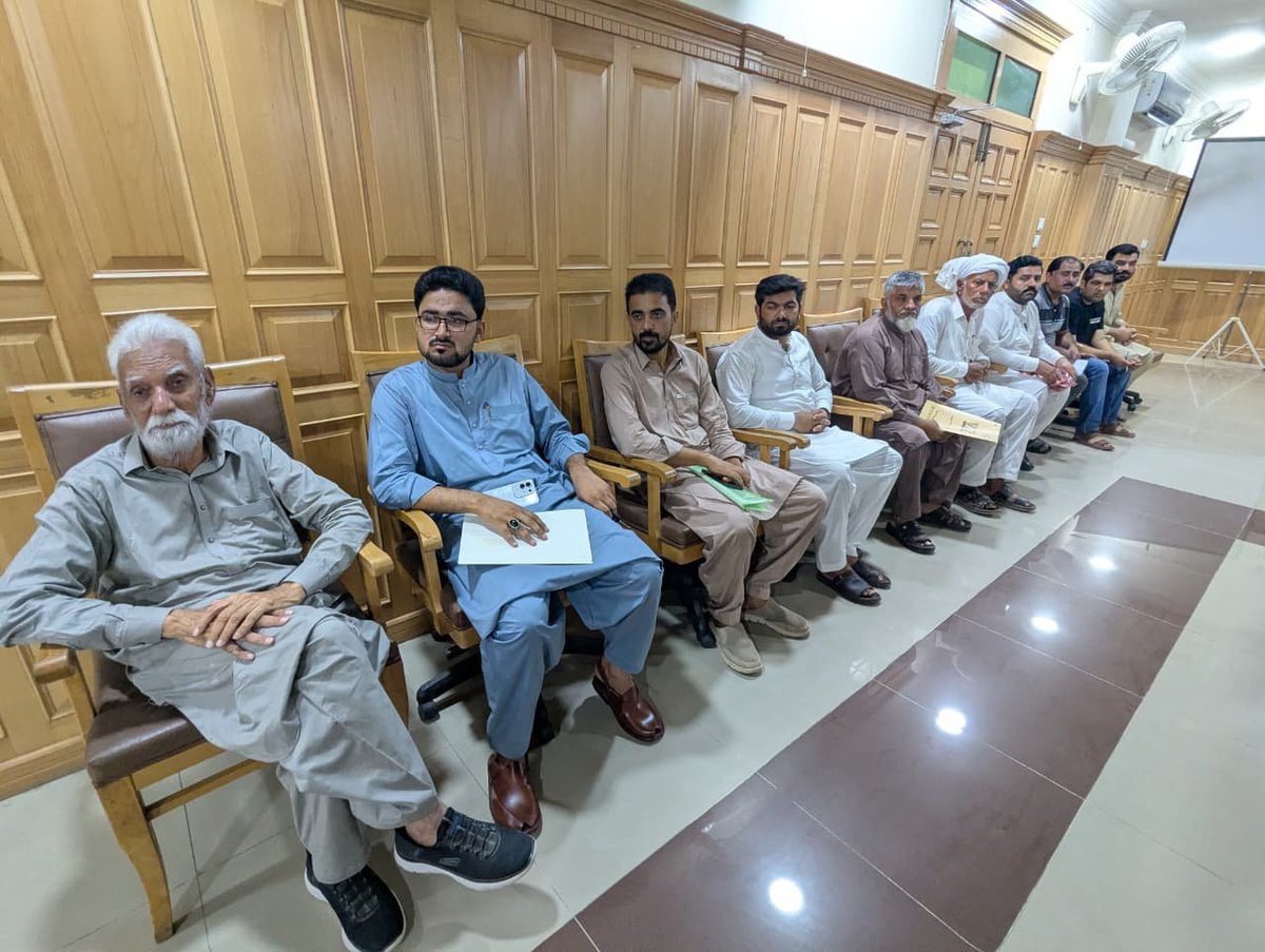 DcNarowal's tweet photo. ڈپٹی کمشنر نارووال محمد طیب خان کی زیر صدارت ڈسٹرکٹ کوالٹی کنٹرول بورڈ کا اجلاس۔اجلاس میں پیش کیے جانے والے کیسز کی سماعت کے دوران مقامی سطح پر نمٹائے جانے والے کیسز کے علاوہ باقی کیسز ڈرگز کورٹ بھجوا دئیے گئے۔
@MaryamNSharif @dgprnewsfeed @GovtofPunjabPK https://t.co/voi5g9jqV3