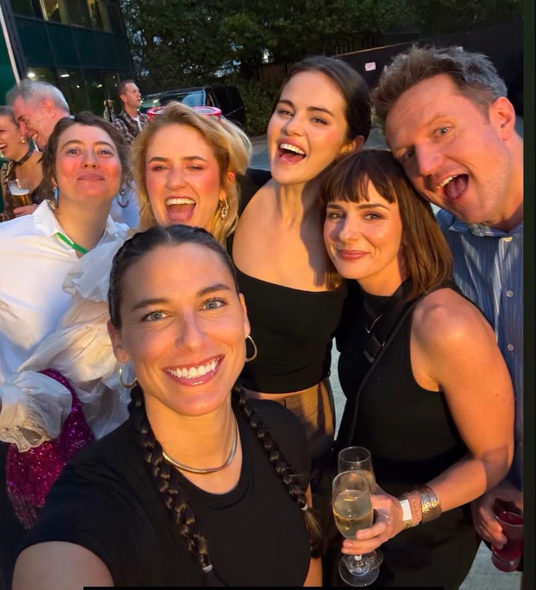 WorldwideSelG's tweet photo. Officially, filming for season 6 of "Only Murders in the Building" has wrapped! 🕵🏻‍♀️ https://t.co/LiWvuhaI4A