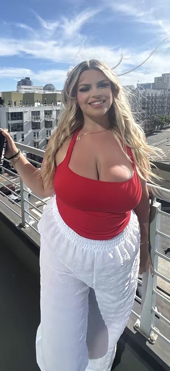 tribsiss's tweet photo. My cow titty snowbunny irl 😵‍💫 she only likes bbc https://t.co/2C4ivSlezi