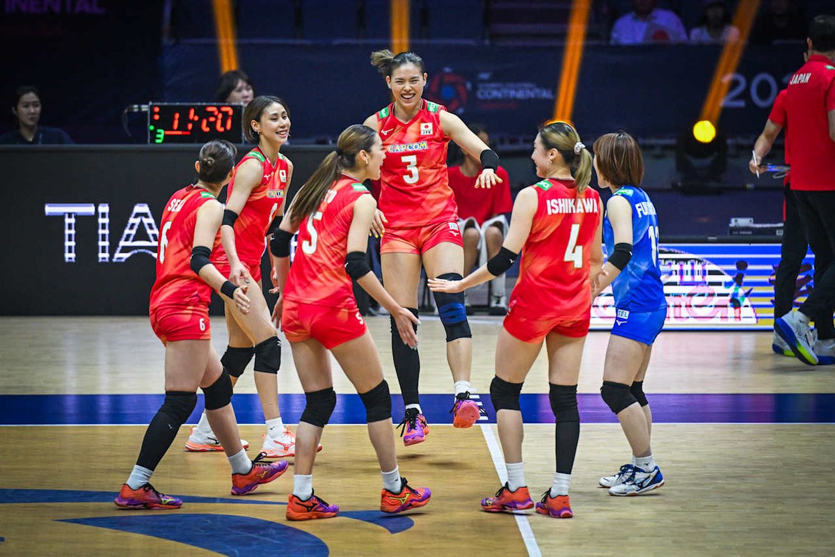 vking_jp's tweet photo. ＼タイの待つ準決勝へ／

バレーボール女子日本代表がチャイニーズタイペイに快勝し準決勝進出を決める！

🇯🇵日本代表 3-0 チャイニーズタイペイ代表

第1セット 25-14
第2セット 25-21
第3セット 25-13

https://t.co/3FOwJedGEG

📸Volleyball World https://t.co/m2L9sE8qcn